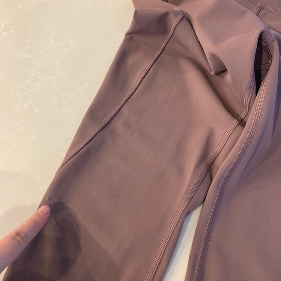 lululemon leggings - hole - Picture 1 of 4